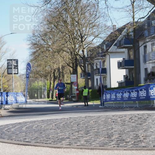 06.04.2025 - 44. Internationalen Wilhelmsburger Insellauf Luisa Fischer http://msf.ph/oto/7557261 06.04.2025 10:16:11 Ziel 4430 meine-sportfotos.de