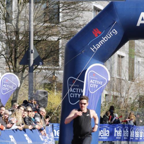 06.04.2025 - 44. Internationalen Wilhelmsburger Insellauf A. Gomolzig http://msf.ph/oto/7557285 06.04.2025 10:18:45 Ziel 3203, 3643, 3739 meine-sportfotos.de