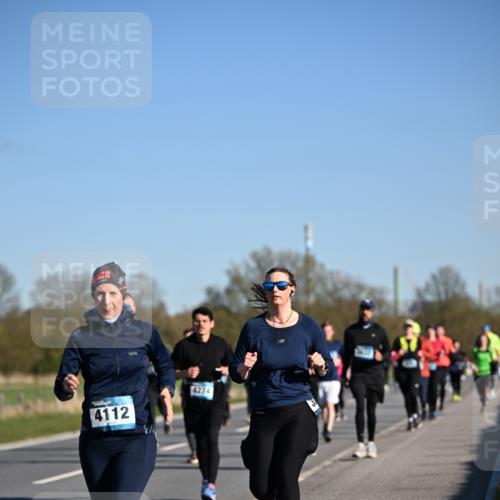 06.04.2025 - 44. Internationalen Wilhelmsburger Insellauf Dr. Thomas Lammeyer http://msf.ph/oto/7557293 06.04.2025 09:33:19 Laufen 4274, 4112 meine-sportfotos.de