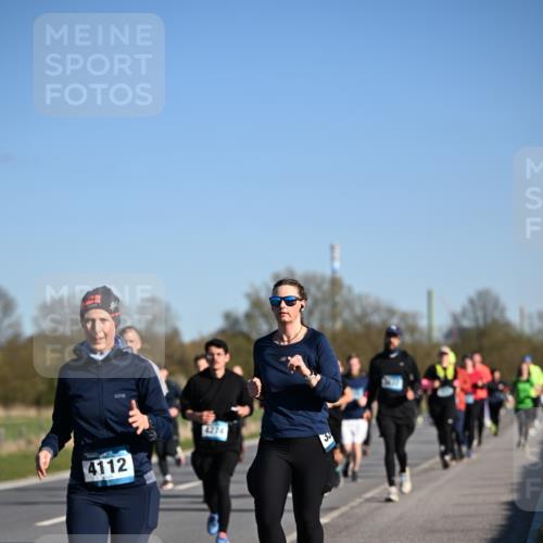 06.04.2025 - 44. Internationalen Wilhelmsburger Insellauf Dr. Thomas Lammeyer http://msf.ph/oto/7557296 06.04.2025 09:33:19 Laufen 4112, 4274 meine-sportfotos.de