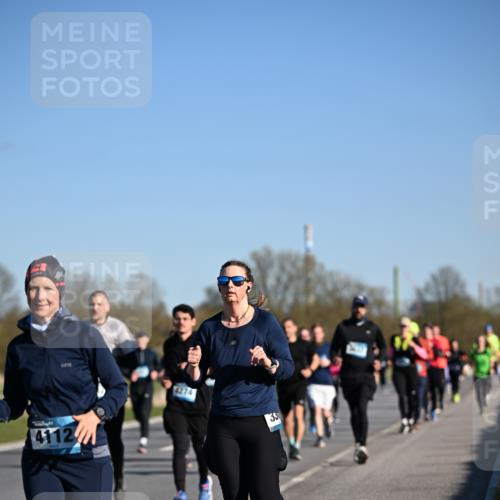 06.04.2025 - 44. Internationalen Wilhelmsburger Insellauf Dr. Thomas Lammeyer http://msf.ph/oto/7557303 06.04.2025 09:33:19 Laufen 4274, 35, 4112 meine-sportfotos.de