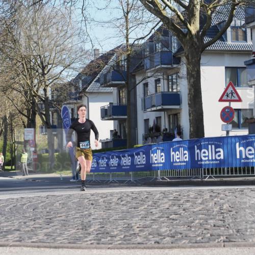 06.04.2025 - 44. Internationalen Wilhelmsburger Insellauf Luisa Fischer http://msf.ph/oto/7557304 06.04.2025 10:16:31 Ziel 4439 meine-sportfotos.de