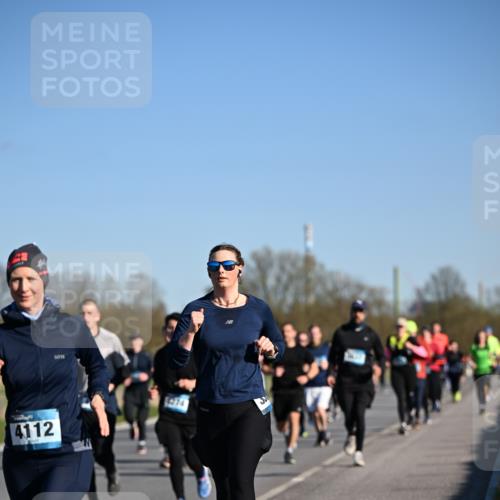 06.04.2025 - 44. Internationalen Wilhelmsburger Insellauf Dr. Thomas Lammeyer http://msf.ph/oto/7557307 06.04.2025 09:33:19 Laufen 4112, 4274 meine-sportfotos.de