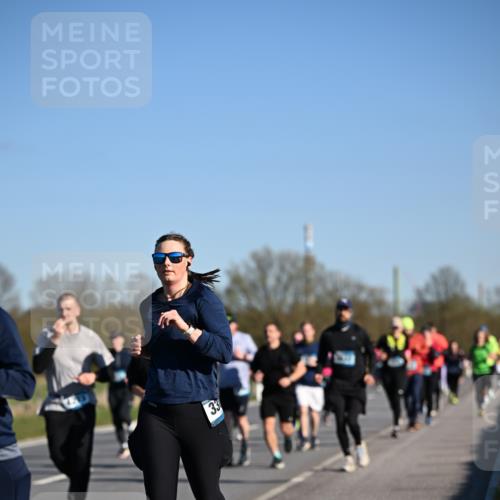 06.04.2025 - 44. Internationalen Wilhelmsburger Insellauf Dr. Thomas Lammeyer http://msf.ph/oto/7557317 06.04.2025 09:33:20 Laufen  meine-sportfotos.de