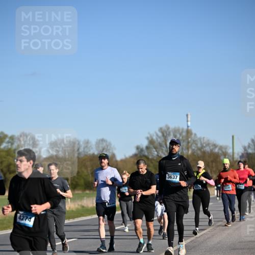 06.04.2025 - 44. Internationalen Wilhelmsburger Insellauf Dr. Thomas Lammeyer http://msf.ph/oto/7557346 06.04.2025 09:33:22 Laufen 4274, 420, 108, 3637, 3340 meine-sportfotos.de