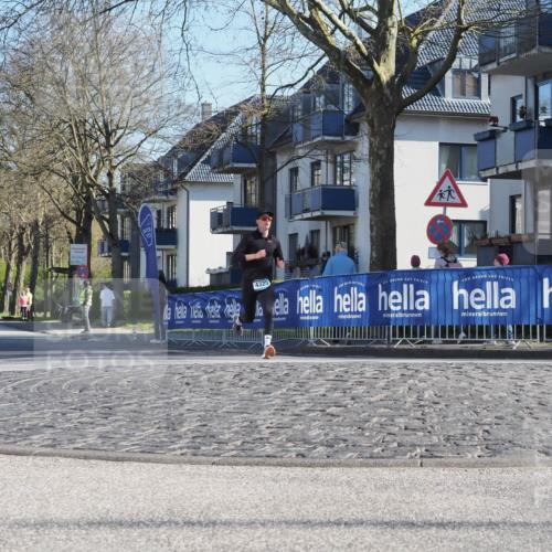 06.04.2025 - 44. Internationalen Wilhelmsburger Insellauf Luisa Fischer http://msf.ph/oto/7557357 06.04.2025 10:16:59 Ziel 4325 meine-sportfotos.de