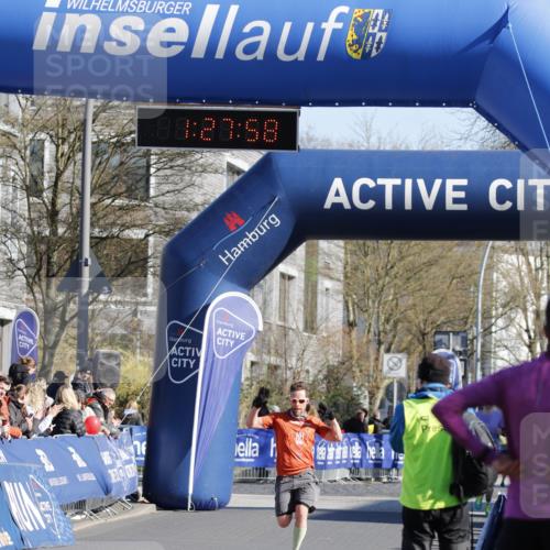 06.04.2025 - 44. Internationalen Wilhelmsburger Insellauf A. Gomolzig http://msf.ph/oto/7557359 06.04.2025 10:17:57 Ziel  meine-sportfotos.de