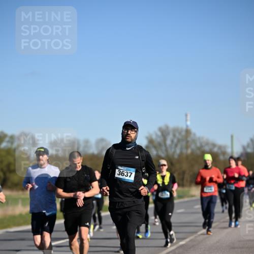 06.04.2025 - 44. Internationalen Wilhelmsburger Insellauf Dr. Thomas Lammeyer http://msf.ph/oto/7557380 06.04.2025 09:33:24 Laufen 3637 meine-sportfotos.de