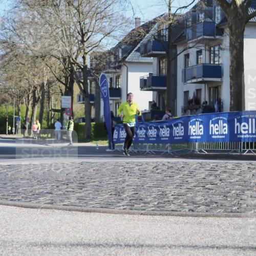 06.04.2025 - 44. Internationalen Wilhelmsburger Insellauf Luisa Fischer http://msf.ph/oto/7557384 06.04.2025 10:17:07 Ziel 096 meine-sportfotos.de