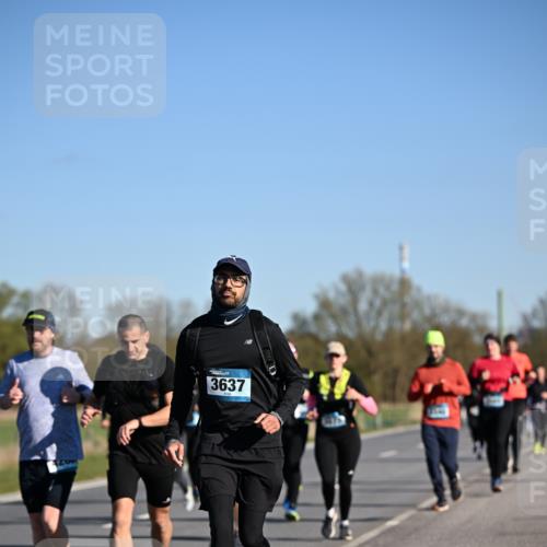 06.04.2025 - 44. Internationalen Wilhelmsburger Insellauf Dr. Thomas Lammeyer http://msf.ph/oto/7557390 06.04.2025 09:33:24 Laufen 3637 meine-sportfotos.de