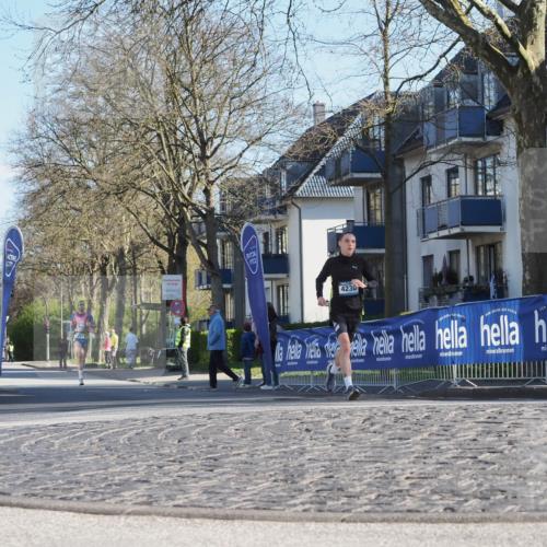 06.04.2025 - 44. Internationalen Wilhelmsburger Insellauf Luisa Fischer http://msf.ph/oto/7557414 06.04.2025 10:17:16 Ziel 4230 meine-sportfotos.de