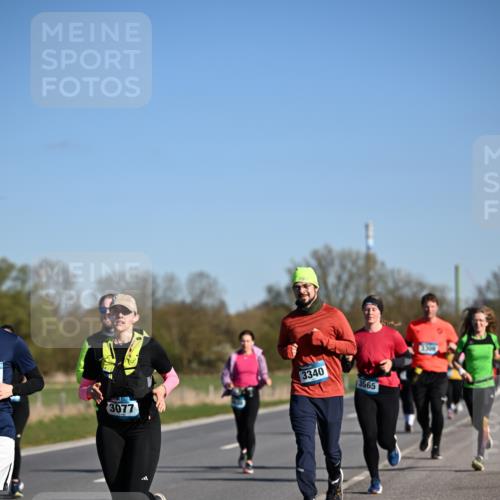 06.04.2025 - 44. Internationalen Wilhelmsburger Insellauf Dr. Thomas Lammeyer http://msf.ph/oto/7557451 06.04.2025 09:33:27 Laufen 3340, 3077, 3565, 3300 meine-sportfotos.de