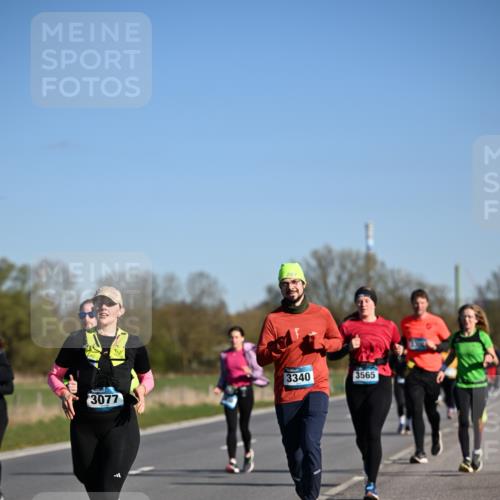 06.04.2025 - 44. Internationalen Wilhelmsburger Insellauf Dr. Thomas Lammeyer http://msf.ph/oto/7557459 06.04.2025 09:33:27 Laufen 3077, 3340, 3565 meine-sportfotos.de