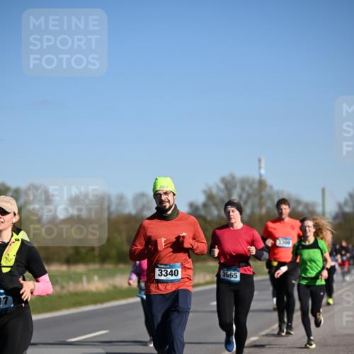 06.04.2025 - 44. Internationalen Wilhelmsburger Insellauf Dr. Thomas Lammeyer http://msf.ph/oto/7557474 06.04.2025 09:33:28 Laufen 3340, 3565, 1300 meine-sportfotos.de