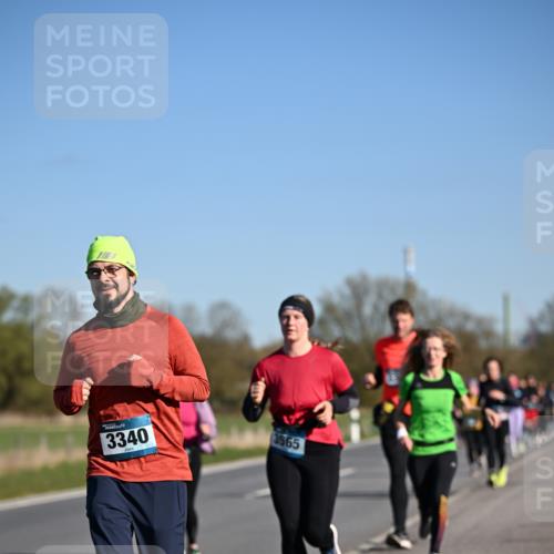06.04.2025 - 44. Internationalen Wilhelmsburger Insellauf Dr. Thomas Lammeyer http://msf.ph/oto/7557499 06.04.2025 09:33:29 Laufen 3340, 3565 meine-sportfotos.de