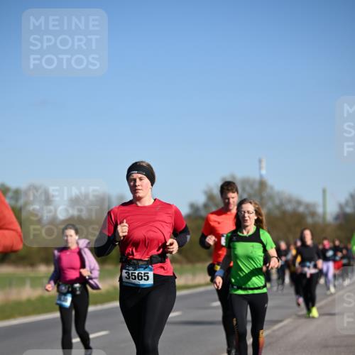 06.04.2025 - 44. Internationalen Wilhelmsburger Insellauf Dr. Thomas Lammeyer http://msf.ph/oto/7557512 06.04.2025 09:33:30 Laufen 3565 meine-sportfotos.de