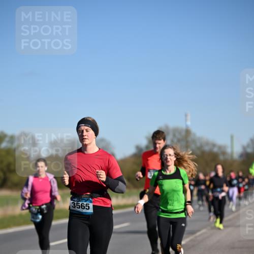 06.04.2025 - 44. Internationalen Wilhelmsburger Insellauf Dr. Thomas Lammeyer http://msf.ph/oto/7557518 06.04.2025 09:33:30 Laufen 3565 meine-sportfotos.de