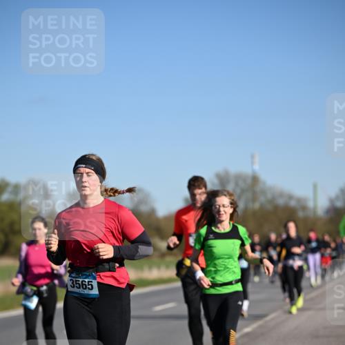 06.04.2025 - 44. Internationalen Wilhelmsburger Insellauf Dr. Thomas Lammeyer http://msf.ph/oto/7557525 06.04.2025 09:33:30 Laufen 3565 meine-sportfotos.de