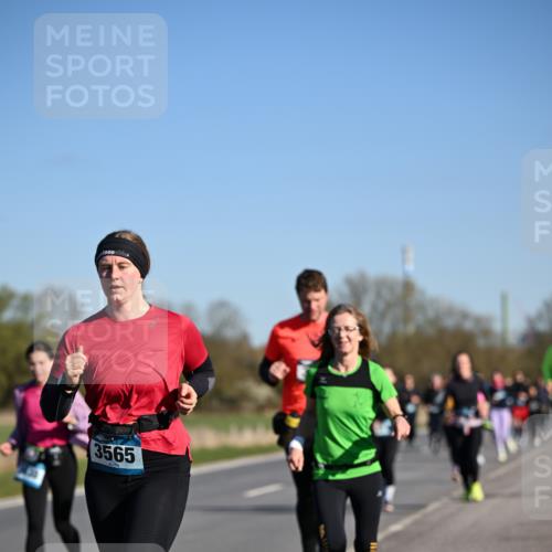 06.04.2025 - 44. Internationalen Wilhelmsburger Insellauf Dr. Thomas Lammeyer http://msf.ph/oto/7557528 06.04.2025 09:33:30 Laufen 3565 meine-sportfotos.de