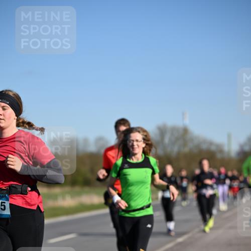 06.04.2025 - 44. Internationalen Wilhelmsburger Insellauf Dr. Thomas Lammeyer http://msf.ph/oto/7557540 06.04.2025 09:33:31 Laufen 65 meine-sportfotos.de