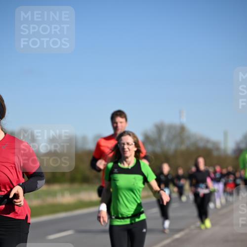 06.04.2025 - 44. Internationalen Wilhelmsburger Insellauf Dr. Thomas Lammeyer http://msf.ph/oto/7557544 06.04.2025 09:33:31 Laufen  meine-sportfotos.de