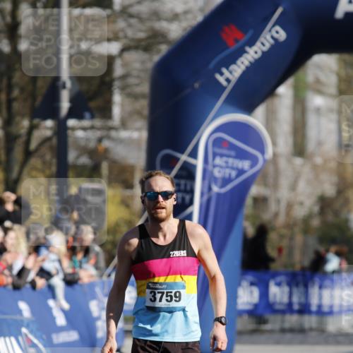 06.04.2025 - 44. Internationalen Wilhelmsburger Insellauf A. Gomolzig http://msf.ph/oto/7557545 06.04.2025 10:14:15 Ziel 3759 meine-sportfotos.de