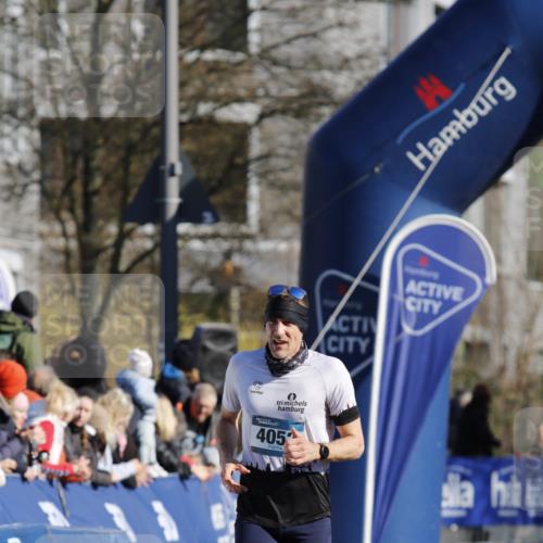 06.04.2025 - 44. Internationalen Wilhelmsburger Insellauf A. Gomolzig http://msf.ph/oto/7557570 06.04.2025 10:13:59 Ziel 3184, 3189, 4052, 4618 meine-sportfotos.de