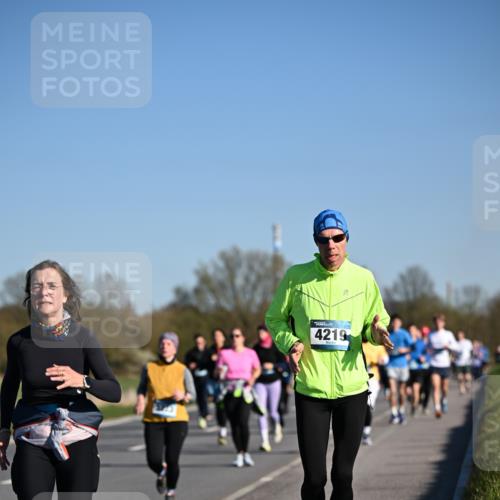 06.04.2025 - 44. Internationalen Wilhelmsburger Insellauf Dr. Thomas Lammeyer http://msf.ph/oto/7557582 06.04.2025 09:33:36 Laufen 4219 meine-sportfotos.de