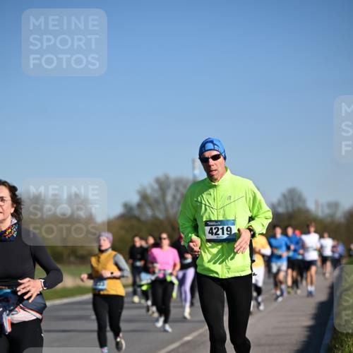 06.04.2025 - 44. Internationalen Wilhelmsburger Insellauf Dr. Thomas Lammeyer http://msf.ph/oto/7557590 06.04.2025 09:33:36 Laufen 4219 meine-sportfotos.de