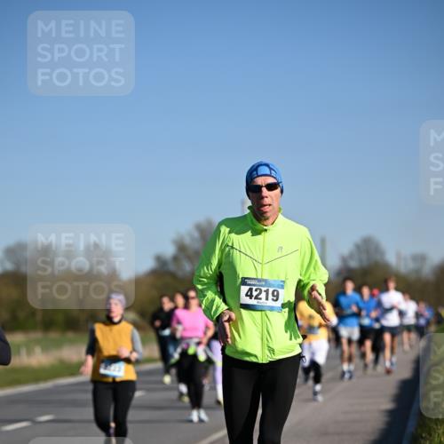 06.04.2025 - 44. Internationalen Wilhelmsburger Insellauf Dr. Thomas Lammeyer http://msf.ph/oto/7557597 06.04.2025 09:33:37 Laufen 4219 meine-sportfotos.de