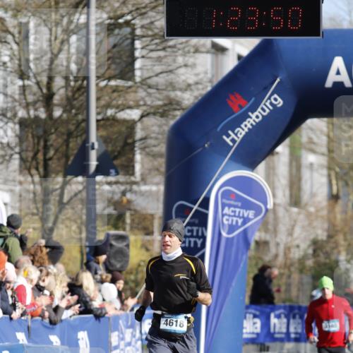 06.04.2025 - 44. Internationalen Wilhelmsburger Insellauf A. Gomolzig http://msf.ph/oto/7557598 06.04.2025 10:13:49 Ziel 4618 meine-sportfotos.de