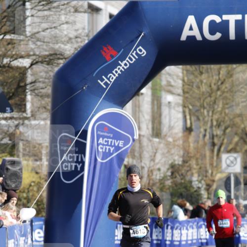 06.04.2025 - 44. Internationalen Wilhelmsburger Insellauf A. Gomolzig http://msf.ph/oto/7557604 06.04.2025 10:13:47 Ziel  meine-sportfotos.de
