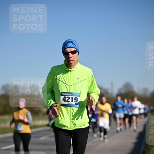 06.04.2025 - 44. Internationalen Wilhelmsburger Insellauf Dr. Thomas Lammeyer http://msf.ph/oto/7557619 06.04.2025 09:33:38 Laufen 4219 meine-sportfotos.de