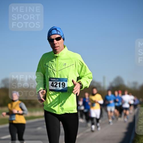 06.04.2025 - 44. Internationalen Wilhelmsburger Insellauf Dr. Thomas Lammeyer http://msf.ph/oto/7557622 06.04.2025 09:33:38 Laufen 4219 meine-sportfotos.de