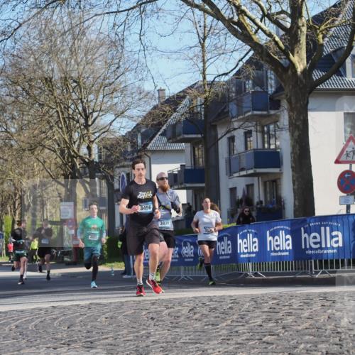 06.04.2025 - 44. Internationalen Wilhelmsburger Insellauf Luisa Fischer http://msf.ph/oto/7557623 06.04.2025 10:19:11 Ziel 4085, 3456, 3839, 35 meine-sportfotos.de