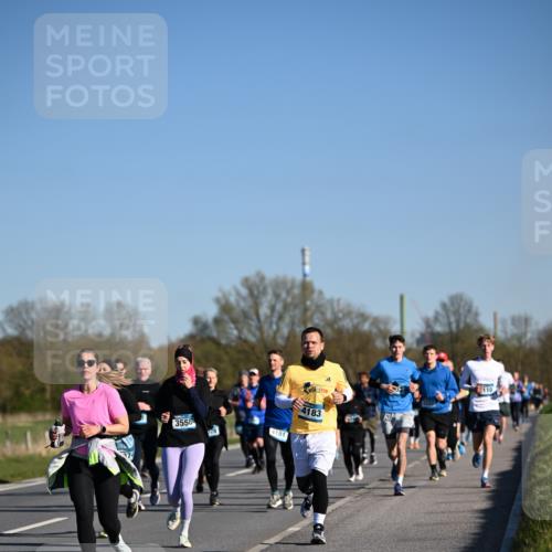 06.04.2025 - 44. Internationalen Wilhelmsburger Insellauf Dr. Thomas Lammeyer http://msf.ph/oto/7557639 06.04.2025 09:33:40 Laufen 3558, 4181, 110, 4183 meine-sportfotos.de