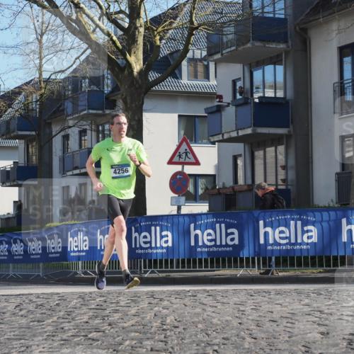 06.04.2025 - 44. Internationalen Wilhelmsburger Insellauf Luisa Fischer http://msf.ph/oto/7557667 06.04.2025 10:19:32 Ziel 4256 meine-sportfotos.de