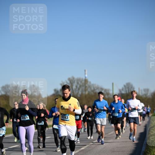 06.04.2025 - 44. Internationalen Wilhelmsburger Insellauf Dr. Thomas Lammeyer http://msf.ph/oto/7557672 06.04.2025 09:33:41 Laufen 3374, 3558, 418, 4183 meine-sportfotos.de