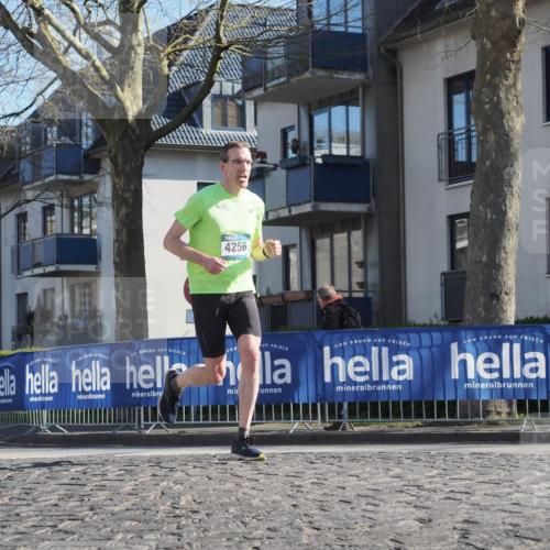 06.04.2025 - 44. Internationalen Wilhelmsburger Insellauf Luisa Fischer http://msf.ph/oto/7557673 06.04.2025 10:19:32 Ziel 4256 meine-sportfotos.de