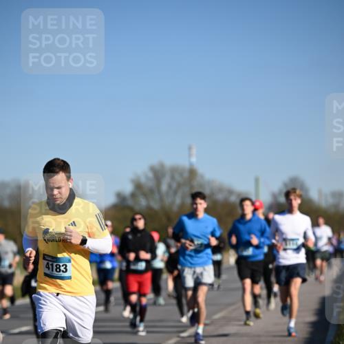 06.04.2025 - 44. Internationalen Wilhelmsburger Insellauf Dr. Thomas Lammeyer http://msf.ph/oto/7557679 06.04.2025 09:33:43 Laufen 4183 meine-sportfotos.de