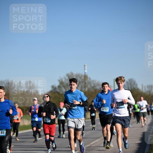 06.04.2025 - 44. Internationalen Wilhelmsburger Insellauf Dr. Thomas Lammeyer http://msf.ph/oto/7557696 06.04.2025 09:33:44 Laufen 181, 4010, 5227, 5110 meine-sportfotos.de