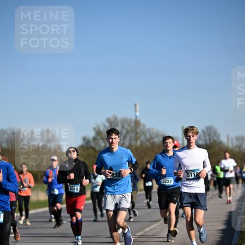 06.04.2025 - 44. Internationalen Wilhelmsburger Insellauf Dr. Thomas Lammeyer http://msf.ph/oto/7557700 06.04.2025 09:33:44 Laufen 5227, 4010, 5110 meine-sportfotos.de