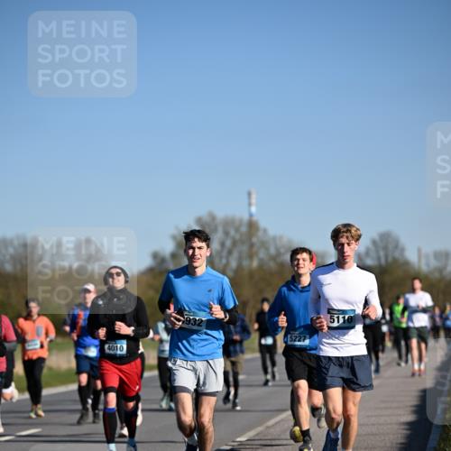 06.04.2025 - 44. Internationalen Wilhelmsburger Insellauf Dr. Thomas Lammeyer http://msf.ph/oto/7557710 06.04.2025 09:33:44 Laufen 4010, 932, 5227, 5110 meine-sportfotos.de