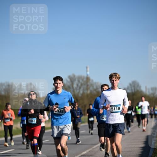 06.04.2025 - 44. Internationalen Wilhelmsburger Insellauf Dr. Thomas Lammeyer http://msf.ph/oto/7557722 06.04.2025 09:33:45 Laufen 4010, 522, 5110 meine-sportfotos.de