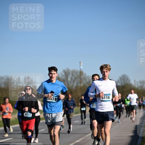 06.04.2025 - 44. Internationalen Wilhelmsburger Insellauf Dr. Thomas Lammeyer http://msf.ph/oto/7557726 06.04.2025 09:33:45 Laufen 4010, 932, 522, 5110 meine-sportfotos.de