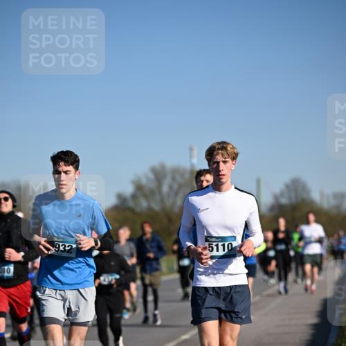 06.04.2025 - 44. Internationalen Wilhelmsburger Insellauf Dr. Thomas Lammeyer http://msf.ph/oto/7557743 06.04.2025 09:33:46 Laufen 010, 932, 5110 meine-sportfotos.de
