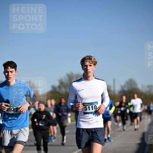 06.04.2025 - 44. Internationalen Wilhelmsburger Insellauf Dr. Thomas Lammeyer http://msf.ph/oto/7557754 06.04.2025 09:33:46 Laufen 3932, 5110 meine-sportfotos.de