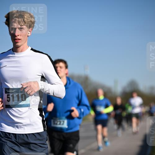 06.04.2025 - 44. Internationalen Wilhelmsburger Insellauf Dr. Thomas Lammeyer http://msf.ph/oto/7557780 06.04.2025 09:33:47 Laufen 5110 meine-sportfotos.de
