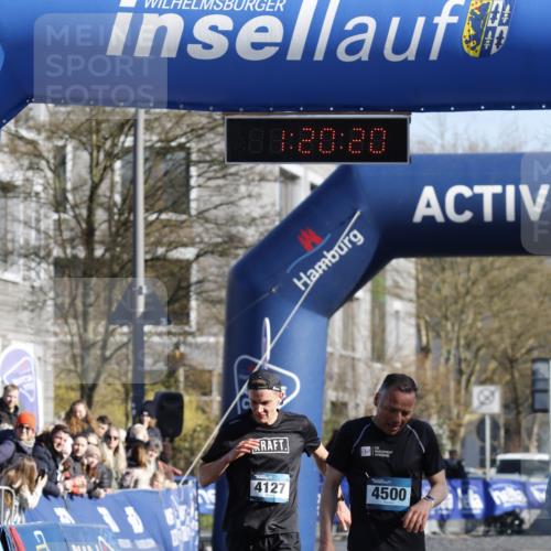 06.04.2025 - 44. Internationalen Wilhelmsburger Insellauf A. Gomolzig http://msf.ph/oto/7557788 06.04.2025 10:10:18 Ziel 4127, 4500 meine-sportfotos.de