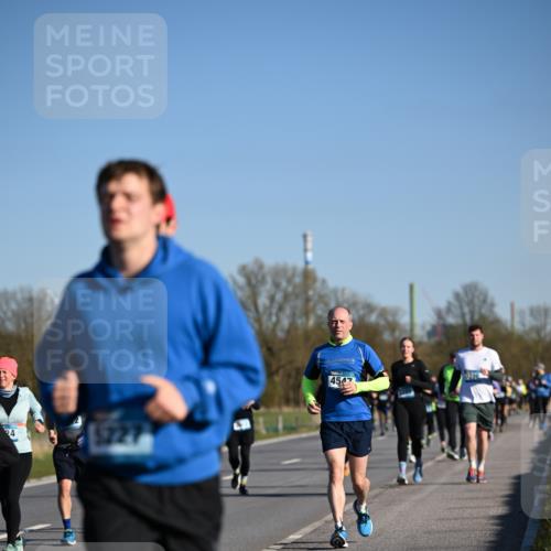 06.04.2025 - 44. Internationalen Wilhelmsburger Insellauf Dr. Thomas Lammeyer http://msf.ph/oto/7557798 06.04.2025 09:33:48 Laufen 5227, 4547 meine-sportfotos.de